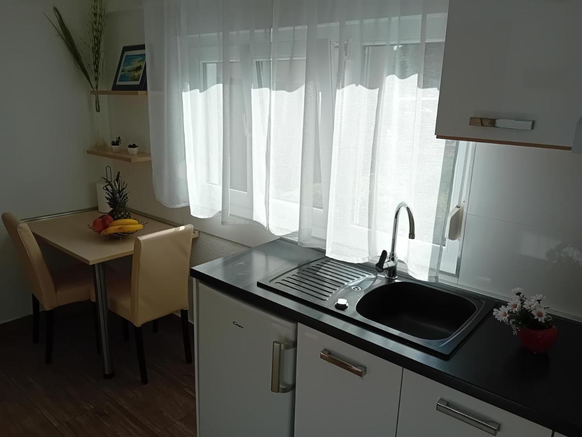 Apartment Nikol Pula Luaran gambar